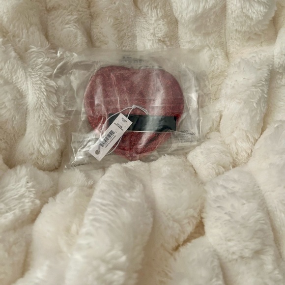 NEW Coach Wine Multi Glitter Heart Shaped Dual Sided Compact Mirror - Picture 15 of 16